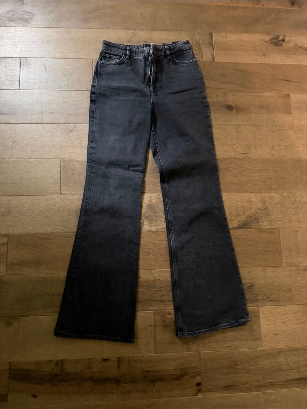 💘COS Dark Gray Flared Jeans
